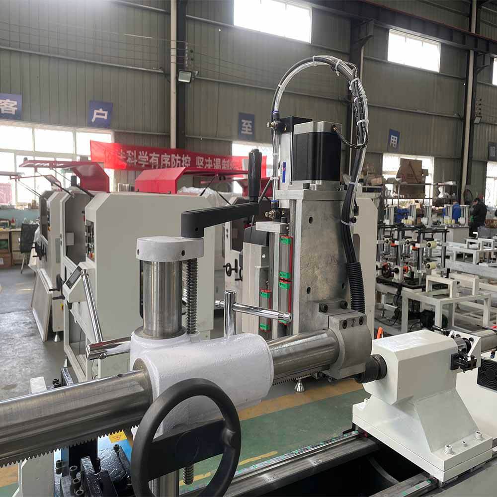 testa di tornio per legno CNC a 4 assi