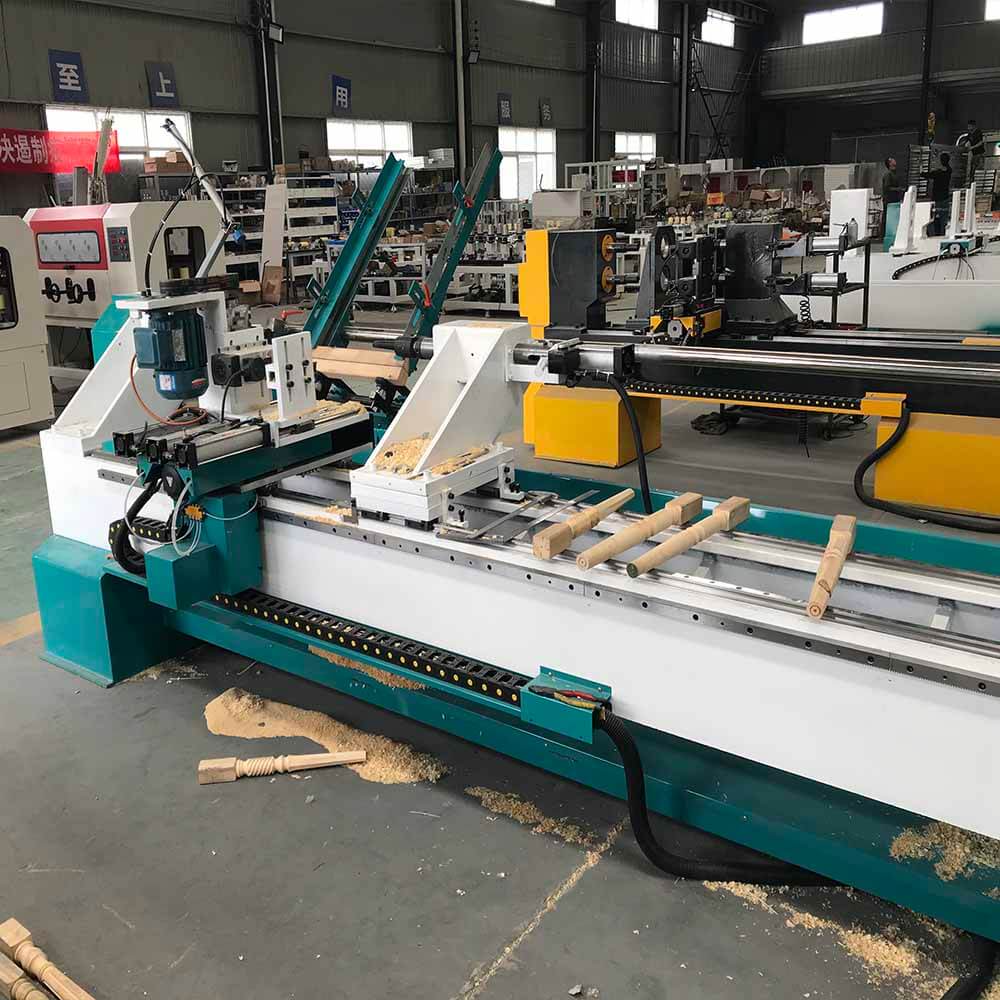 Tour à bois CNC