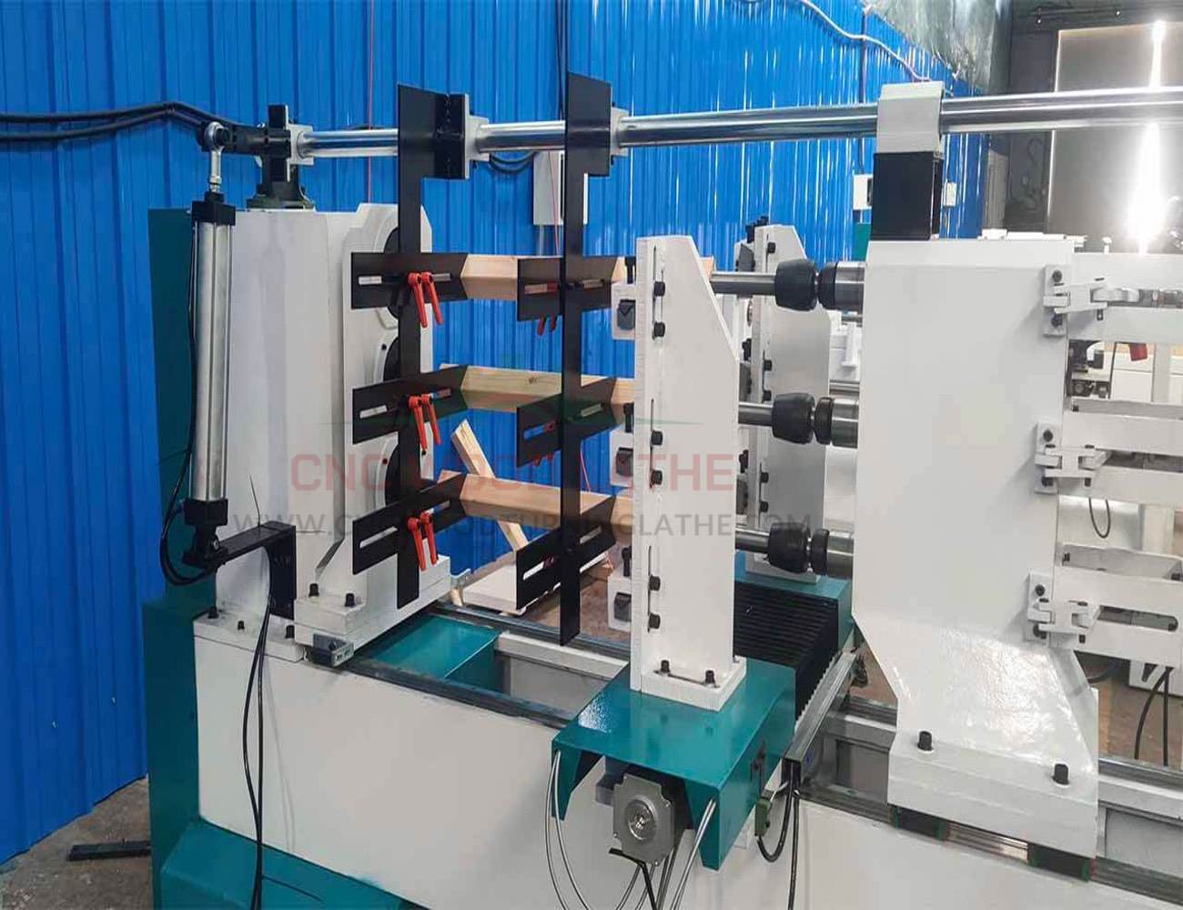 tornio da banco CNC per legno