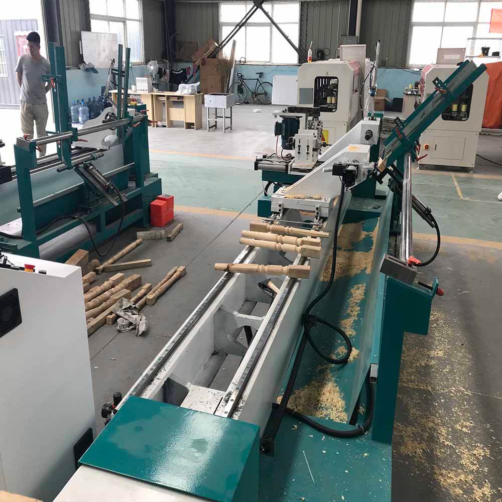 Tour à bois CNC