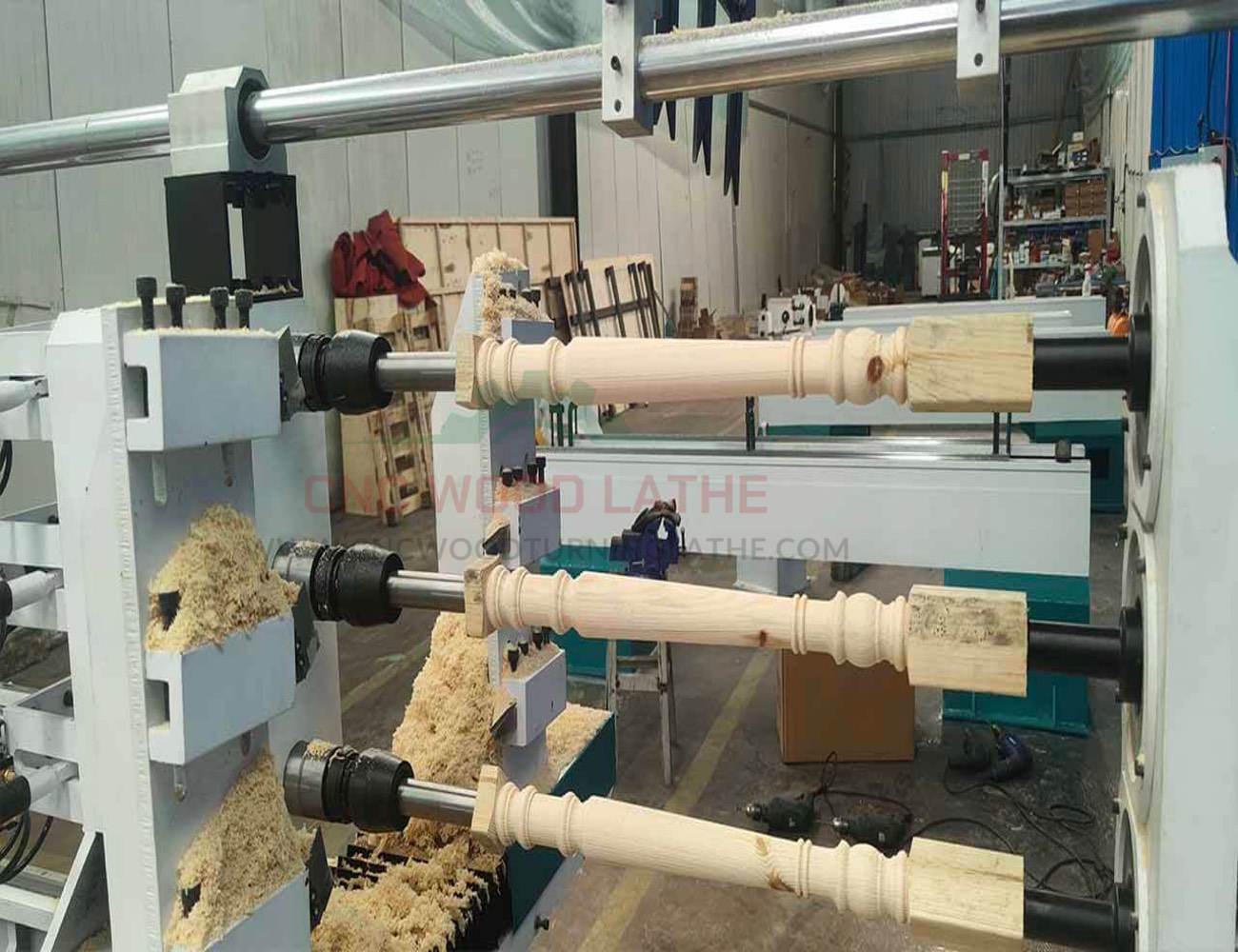 Tornio per legno CNC a tre assi, tornio per legno automatico per tornitura del legno